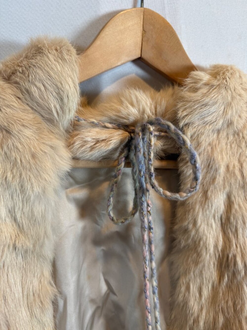 Vintage Vera Pelliccia Rabbit Fur Suede Cape Poncho Artistic Embroidery RARE - Picture 8 of 16